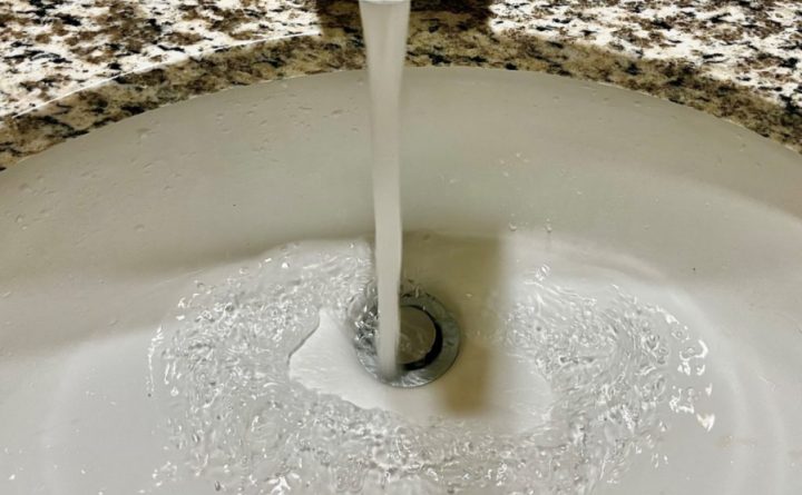 Image of drinking water from the tap that is contaminated by PFAS.